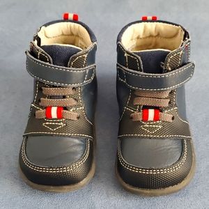 Never worn SeeKaiRun toddler boots